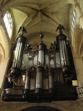 Орган в соборе Парижа
